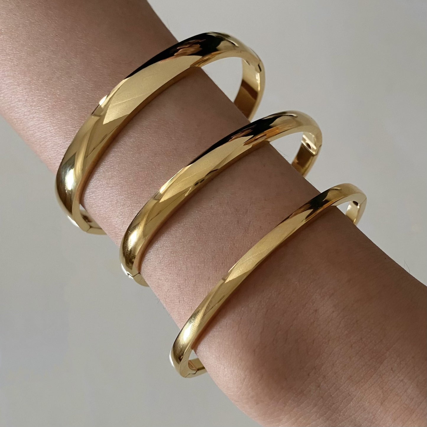 Minimalistic Gold Bracelet